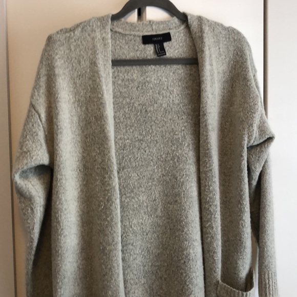 Forever 21 grey cardigan with pockets - Picture 2 of 3